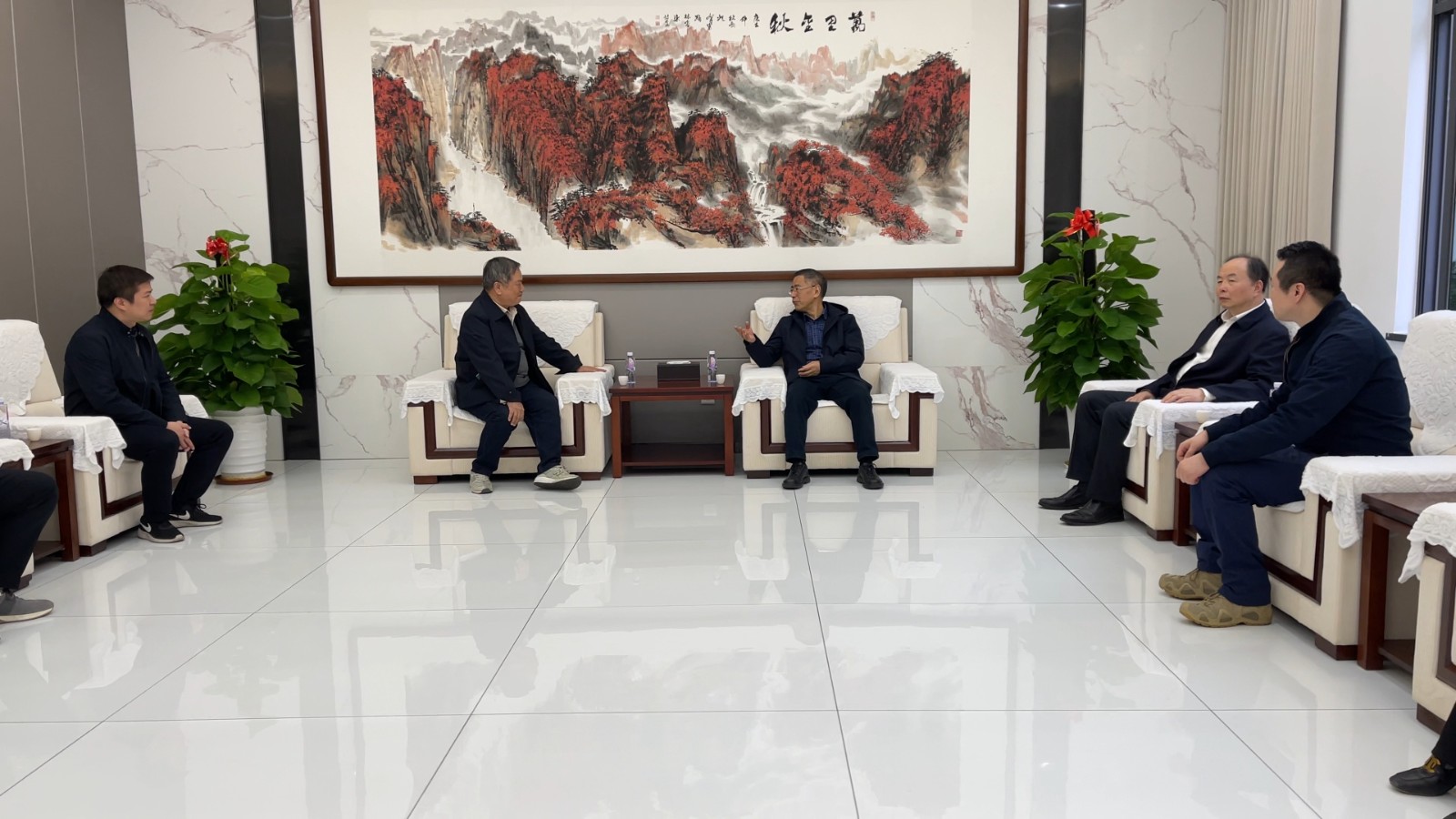 1733797622474699.jpg 1733797622474699.jpg